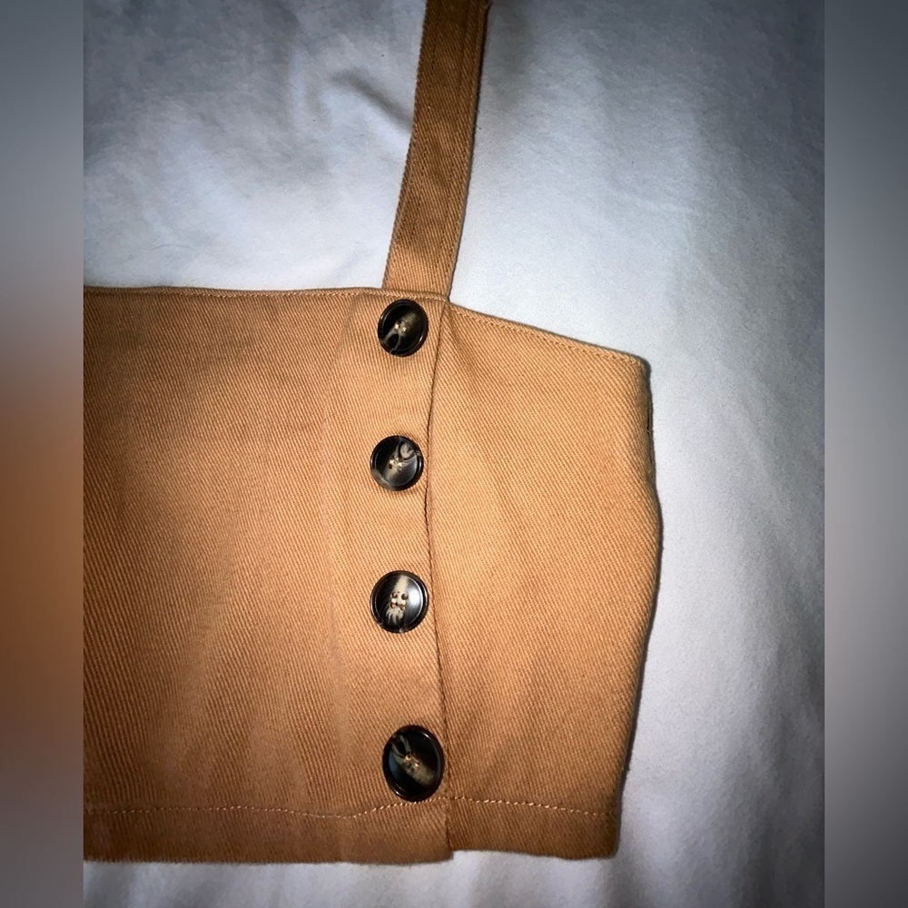 Cropped button tank - Picture 2 of 4